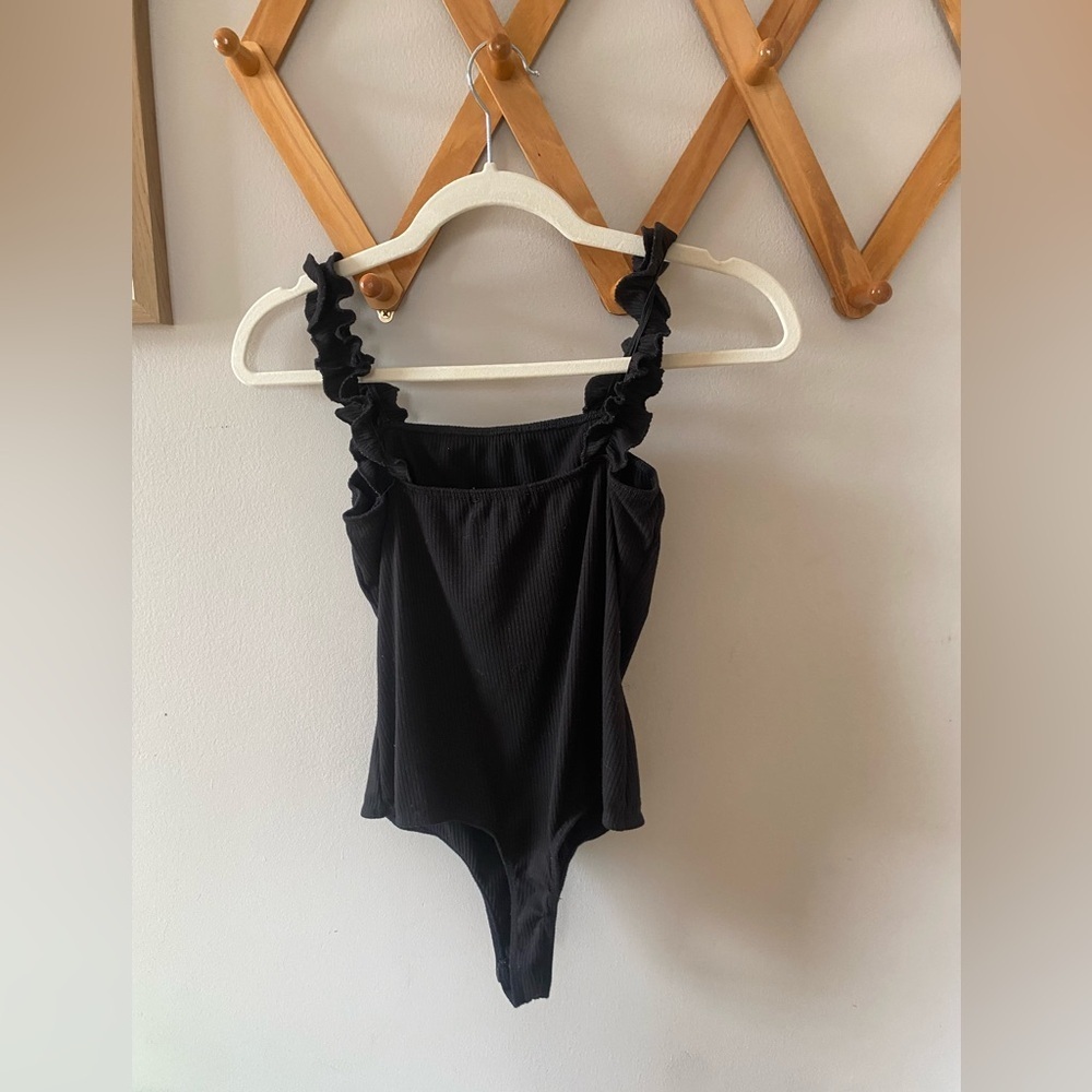 Black Ruffle Body Suit Tank - Picture 3 of 7